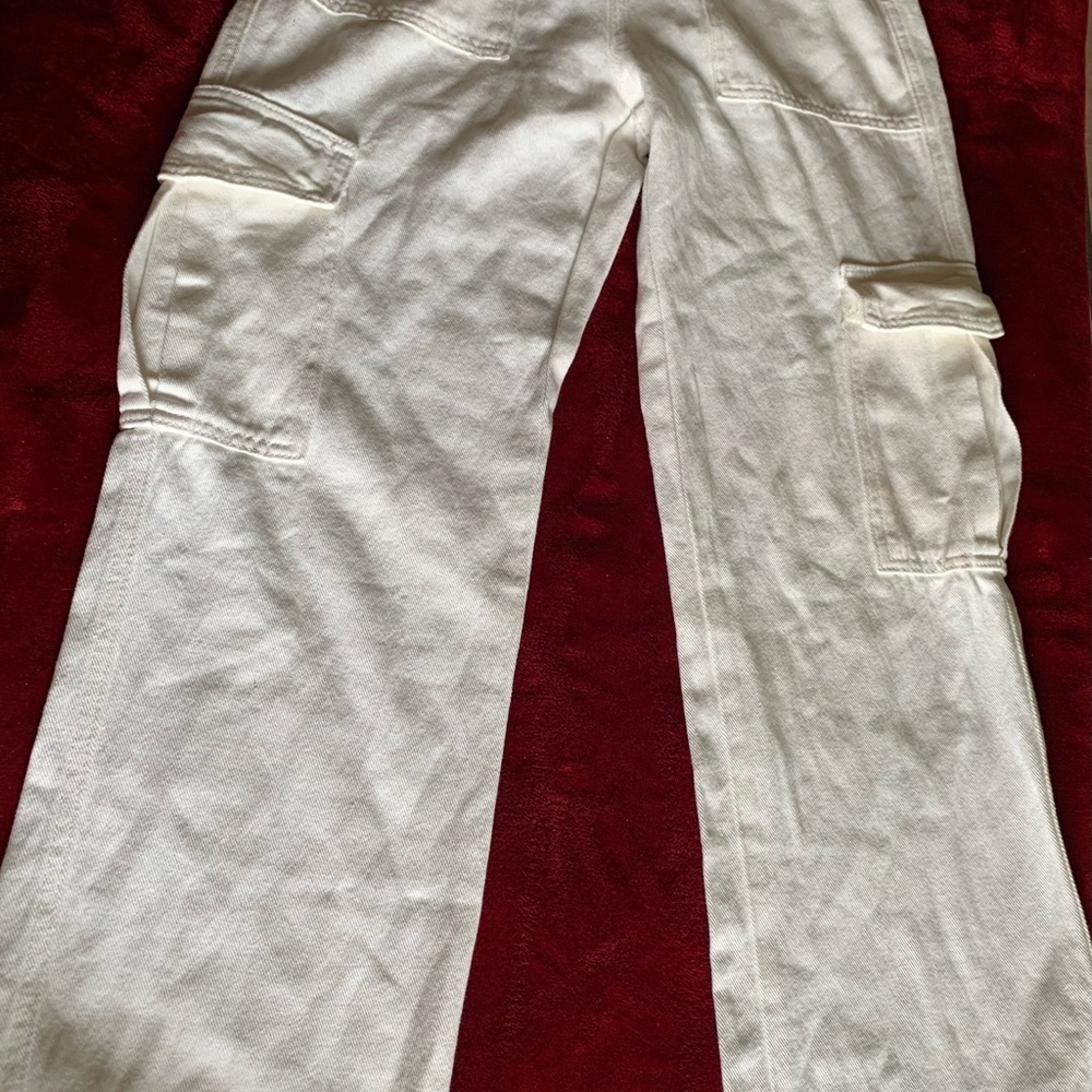 SHEIN commando white pants.